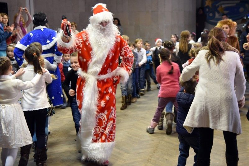 Matineu pentru copiii angajaților USMF „Nicolae Testemițanu” Matineu pentru copiii angajaților USMF „Nicolae Testemițanu”